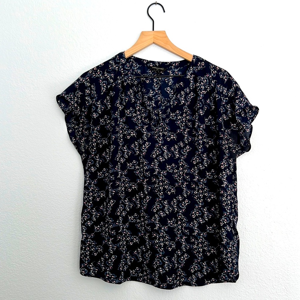 EUC, Banana Republic, Dolman Top, Size Medium, 100% Polyester